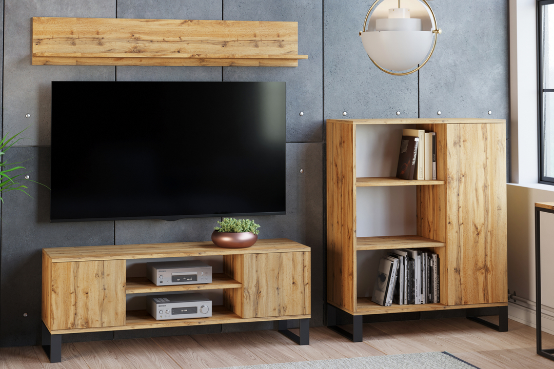 Lav TV-kommode, naturfarvet, højde 49 cm, bredde 135 cm, dybde 40 cm