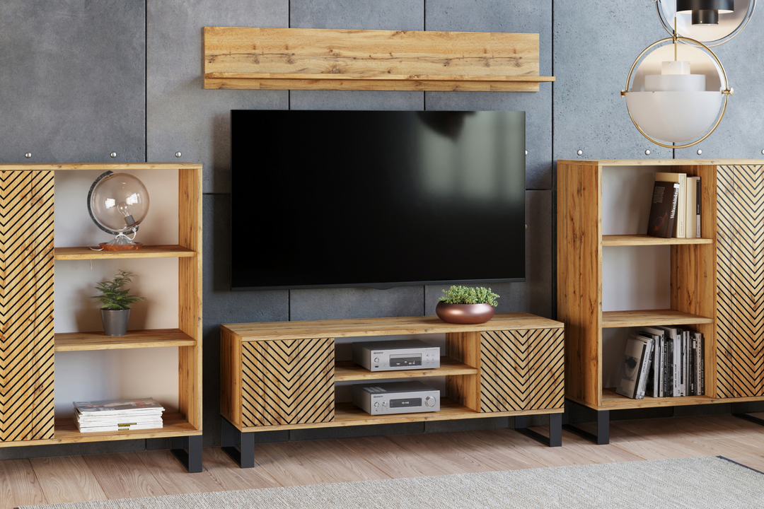 Lav TV-kommode - sildebensmønster - højde 49 cm, bredde 135 cm, dybde 40 cm