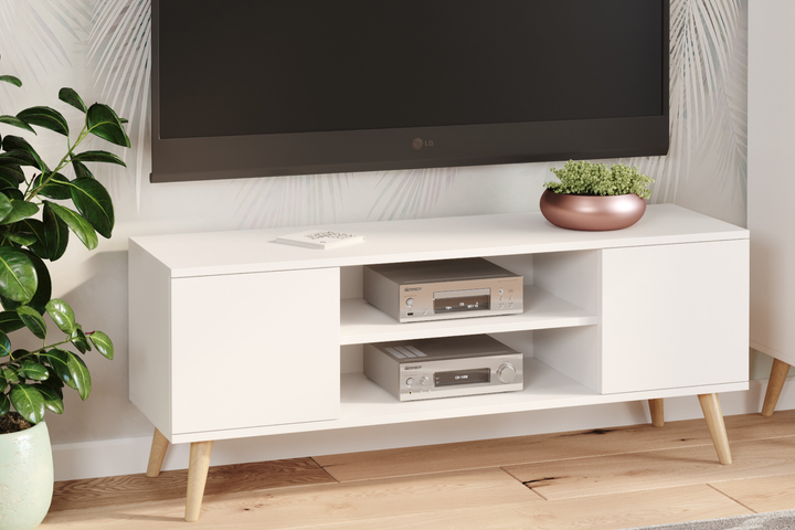 Lav TV-kommode, højde 50 cm, bredde 135 cm, dybde 40 cm, hvid