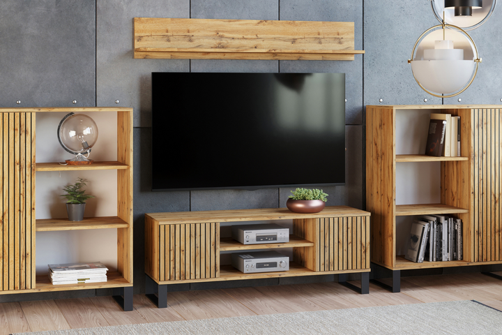 Lav TV-kommode 155 cm - dekor eg håndværkslameller, højde 49 cm, bredde 155 cm, dybde 40 cm