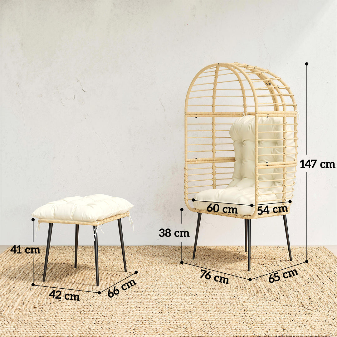 Havestol med fodskammel, ægformet fletstol i PE-rattan med lange og tykke hynder, metalstel, beige