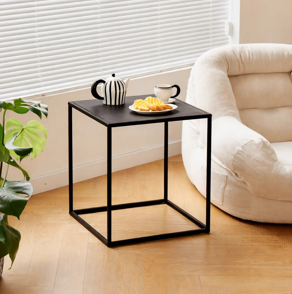 HAGEN industrielt sidebord i sort metal