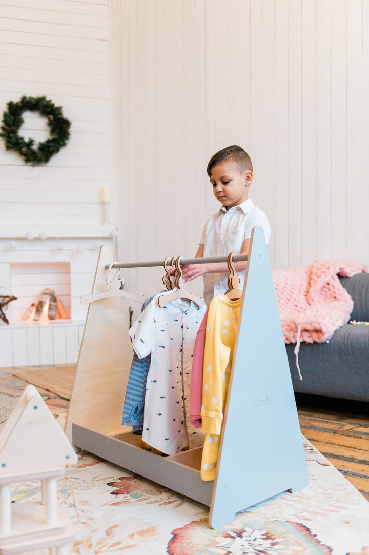 Montessori tøjstativ til selvstændige børn, grå og blå