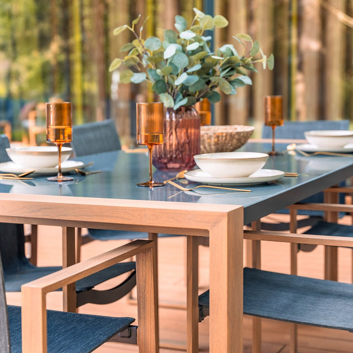 Elegant spisebordsæt til terrasse og have – 8 personer