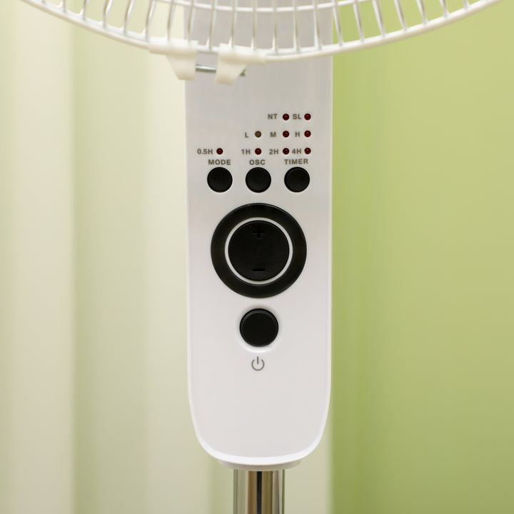 Standventilator med fjernbetjening, højdejusterbar, 3 hastighedsindstillinger, metal, hvid, Ø44,5 x H110-124 cm