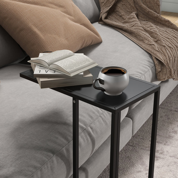 Slankt C-formet sidebord i stål – Perfekt til sofaen