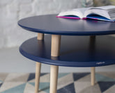 UFO Sofabord diameter 57cm x H 45cm - Marineblå / Hvide ben