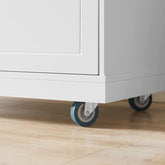 Med 4 hjul (2 med bremser) kan du nemt flytte vognen rundt i dit køkken.