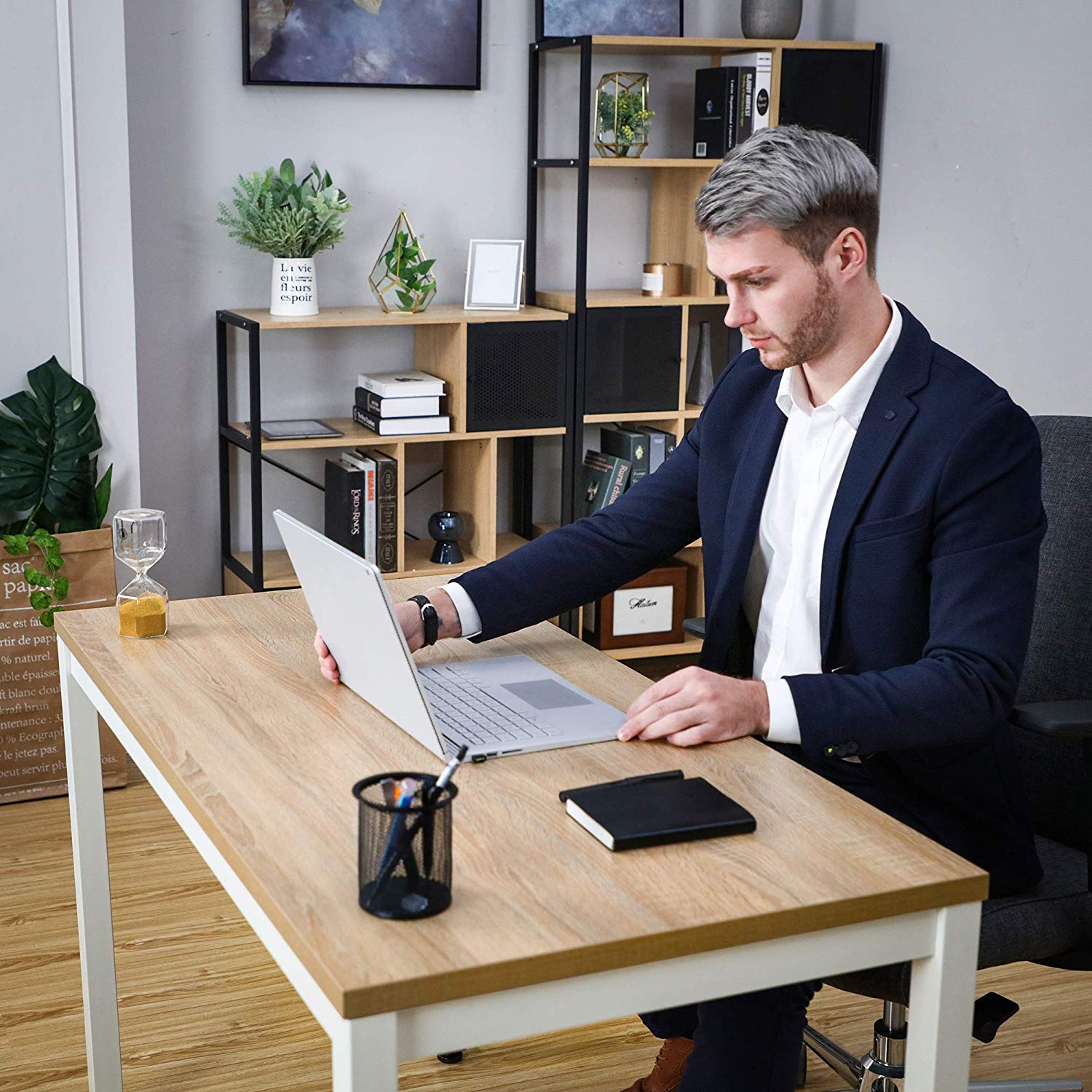 Computerskrivebord, studiebord, stabilt skrivebord - Lammeuld.dk