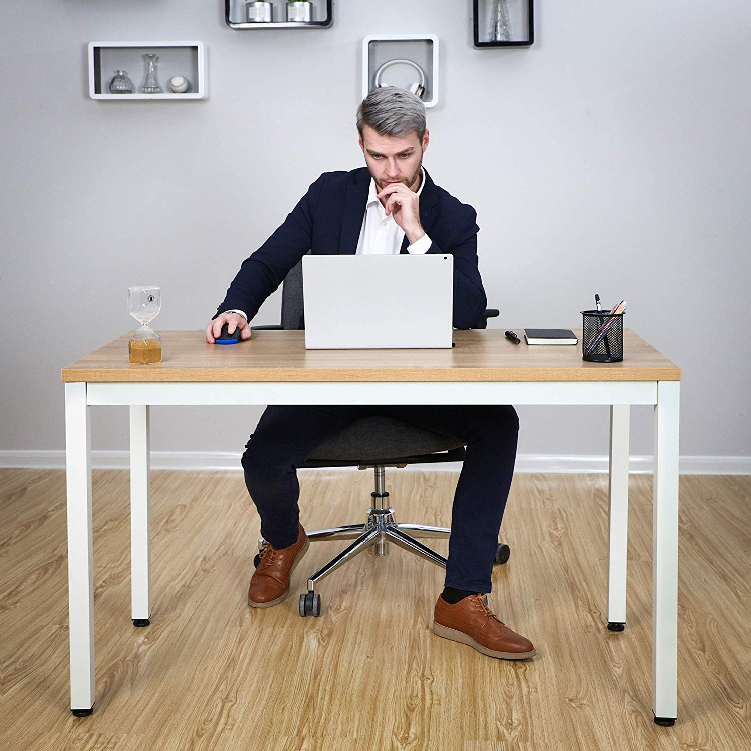 Computerskrivebord, studiebord, stabilt skrivebord - Lammeuld.dk