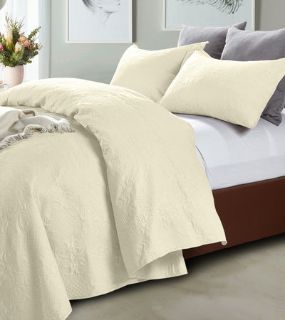 Clara sengetæppe med 2 pudebetræk, creme 260 x 250 cm