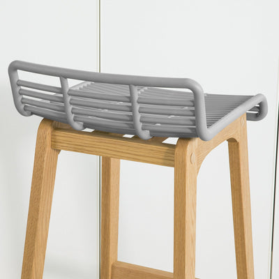 Moderne køkkenstol i træ, grå