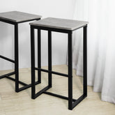 Sæt med højt bord og 4 stole - barbord i træ og metal, betongrå