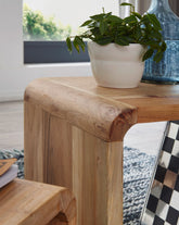 Moderne sofabord med 2 kuber i massivt acaciatræ - Lammeuld.dk