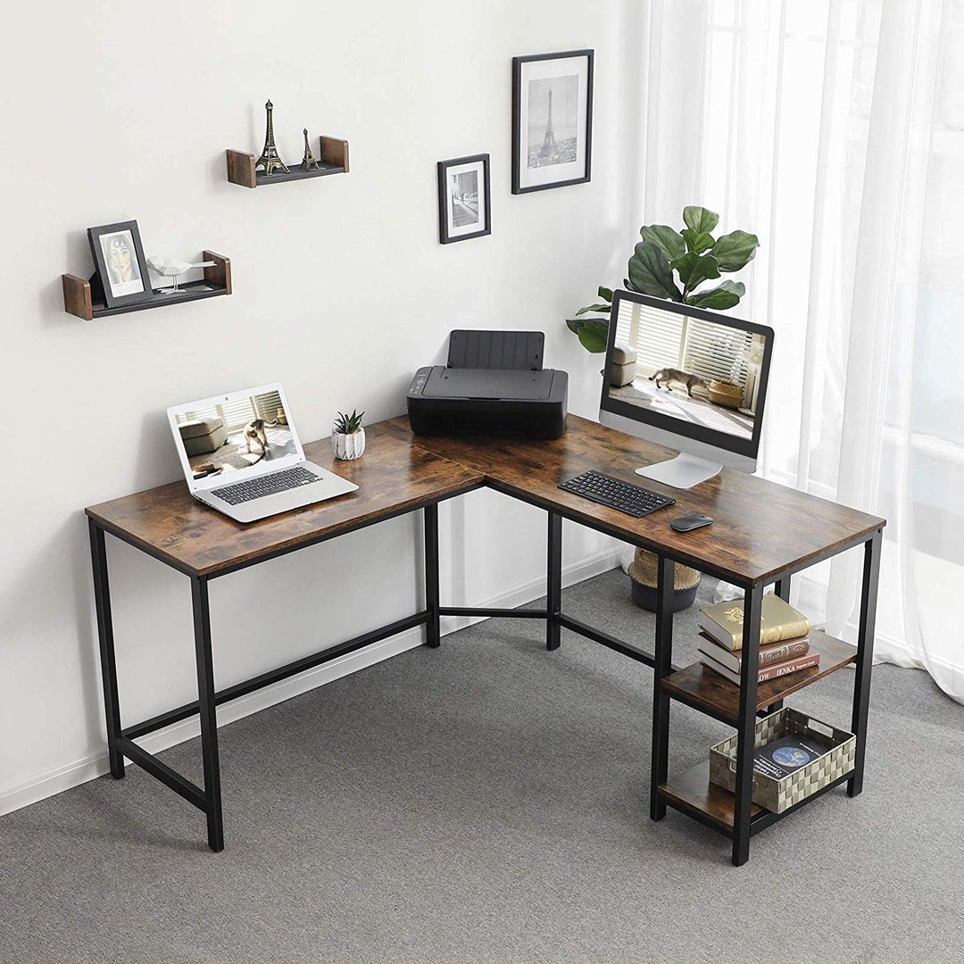 Skrivebord set i hjemmekontor