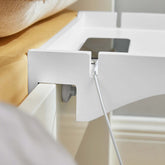 Smart, praktisk bakke / sengebord til sengekanten, hvid