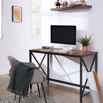 Skrivebord med rummelig bordplade, industrielt look, vintage brun